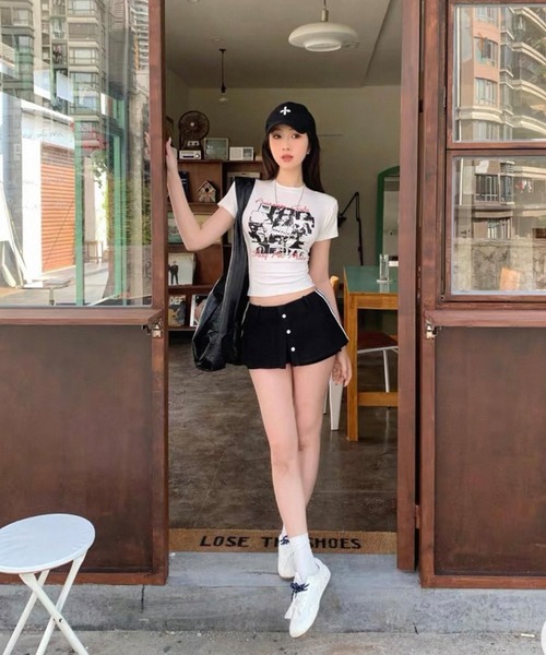 shopnikoniko(ショップニコニコ)の「プリントTシャツ 半袖 スリムTシャツ 韓国ファッション y2k モノクログラフィックデザイン Tシャツ ピチT(Tシャツ/カットソー・レディース・ブラック/ホワイト・フリー)」の14枚目の写真
