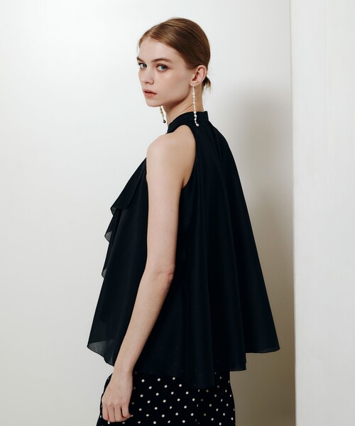 LOULOU WILLOUGHBY(ルルウィルビー)の「【LOULOU WILLOUGHBY】ラッフルレイヤーアメスリブラウス(シャツ/ブラウス・レディース・ブルーグリーン/オフホワイト/ブラック・2)」の4枚目の写真