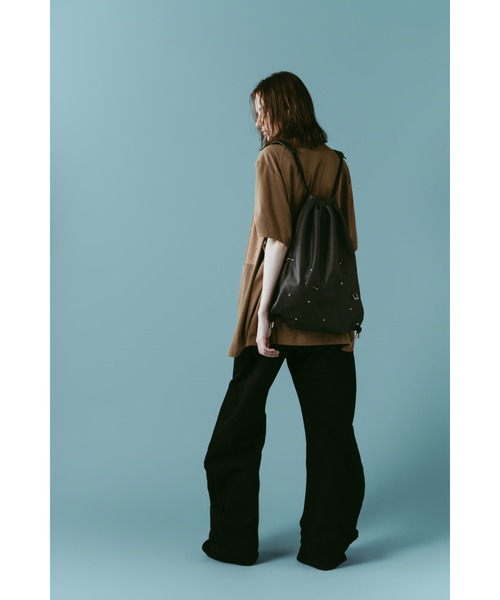 Knuth Marf（クヌースマーフ）の「leather drawstring bag（バックパック/リュック・レディース・ブラック/ライトグレー・ONE SIZE）」の5枚目の写真