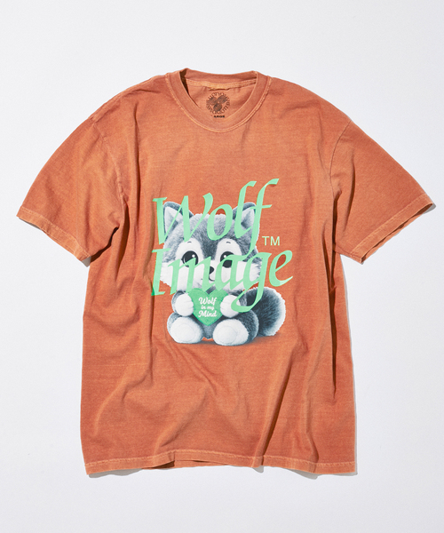 SAYHELLO(セイハロー)の「SAYHELLO / セイハロー 別注 プリント Tシャツ(Tシャツ/カットソー・メンズ・オレンジ/ホワイト/ブラック/ブルー系その他/ブラック系その他・MEDIUM/LARGE)」の5枚目の写真