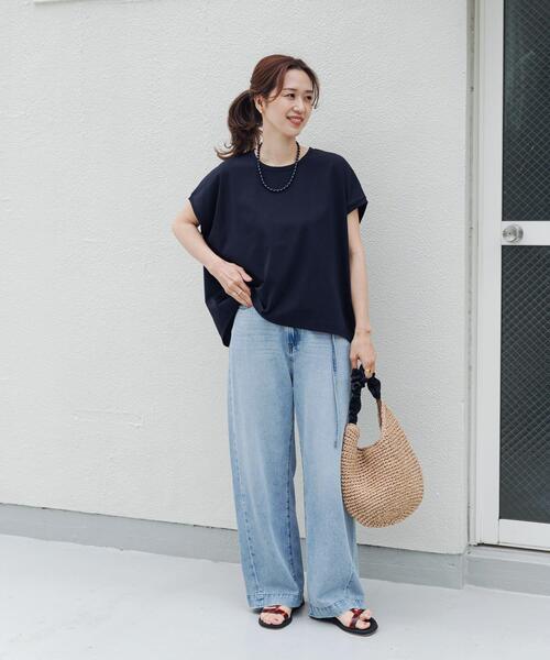 URBAN RESEARCH DOORS（アーバンリサーチドアーズ）の「『UR TECH』汗染み防止ドルマンTシャツ（Tシャツ/カットソー・レディース・ネイビー/グリーン/オフホワイト/チャコールグレー・FREE）」の13枚目の写真