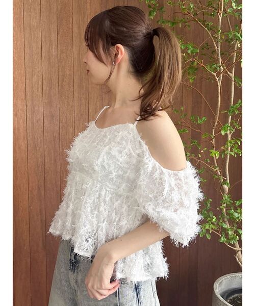 dazzlin(ダズリン)の「ペプラムオフショルトップス(シャツ/ブラウス・レディース・ピンク/ブラック/ブルー/オフホワイト・FREE)」の16枚目の写真