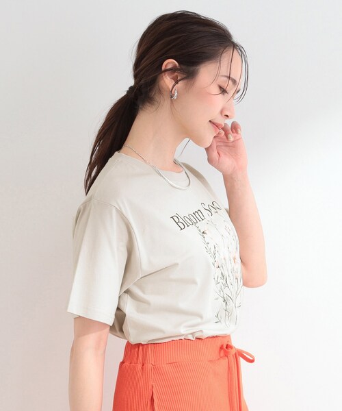 SHOO・LA・RUE(シューラルー)の「【ひんやり/洗濯機可/S-LL】夏に快適サラサラ感 大人のひんやりプリントTシャツ(Tシャツ/カットソー・レディース・ピンク系1/ベージュ系2/ブラウン系その他2/ホワイト系1/サックスブルー系1/ブラック系2・02/03/01/04)」の9枚目の写真