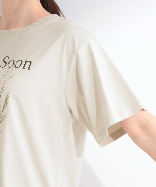 SHOO・LA・RUE(シューラルー)の「【綿100%/ひんやり/S-LL】選べる3柄 大人のプリントTシャツ(Tシャツ/カットソー・レディース・ピンク系1/ベージュ系2/ブラウン系その他2/ホワイト系1/サックスブルー系1/ブラック系2・02/03/01/04)」の8枚目の写真