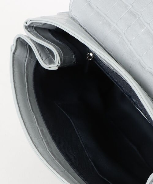 Ray BEAMS(レイビームス)の「◎クロコフラップBAG(トートバッグ・レディース・ダークブラウン/サックスブルー・ONE SIZE)」の6枚目の写真