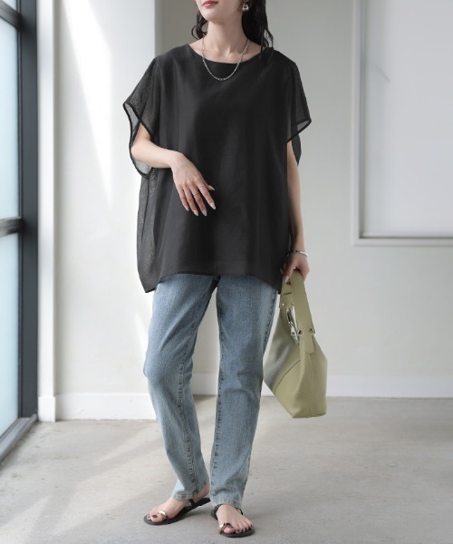 HUG.U(ハグユー)の「インナータンク一体型 シアーTシャツ(Tシャツ/カットソー・レディース・ブラック/グリーン/サンドベージュ/ダークグレー/ホワイト・FREE)」の11枚目の写真