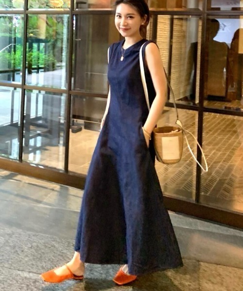 semplice（センプリチェ）の「ノースリーブデニムワンピース（ワンピース・レディース・ブルー・S/M/L）」の4枚目の写真