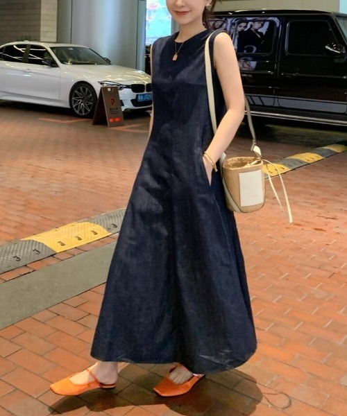 semplice（センプリチェ）の「ノースリーブデニムワンピース（ワンピース・レディース・ブルー・S/M/L）」の6枚目の写真