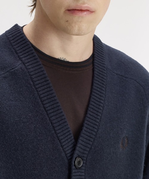 FRED PERRY(フレッドペリー)の「【先行予約受付中】Saddle Sleeve Cardigan/サドルスリーブカーディガン(カーディガン/ボレロ・メンズ・ネイビー・S/M/L)」の9枚目の写真