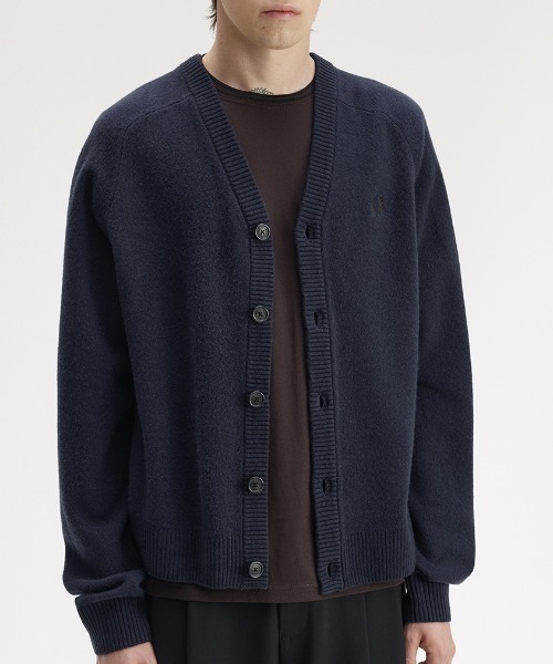 FRED PERRY(フレッドペリー)の「【先行予約受付中】Saddle Sleeve Cardigan/サドルスリーブカーディガン(カーディガン/ボレロ・メンズ・ネイビー・S/M/L)」の6枚目の写真