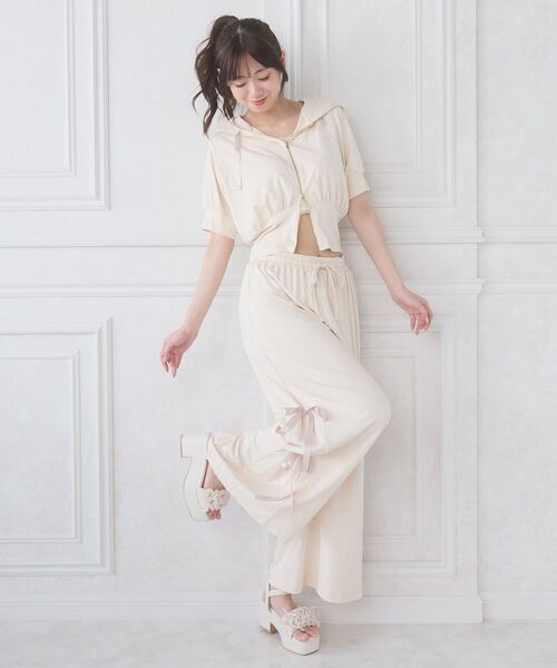 MAJESTIC LEGON（マジェスティックレゴン）の「サイドリボンキラキラロングパンツ（その他パンツ・レディース・グレー/ブラック/ピンクベージュ・MEDIUM）」の4枚目の写真