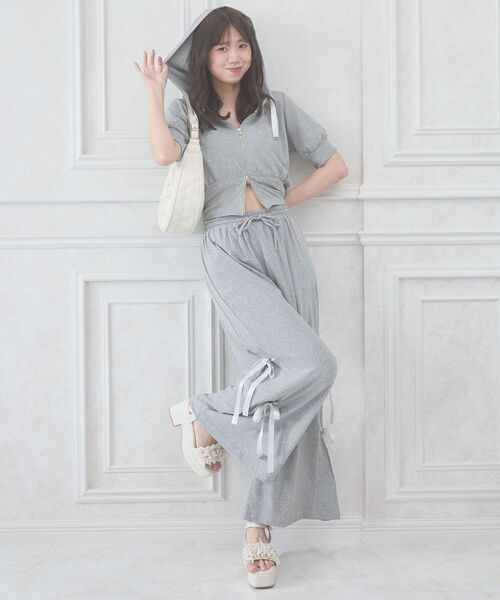 MAJESTIC LEGON（マジェスティックレゴン）の「サイドリボンキラキラロングパンツ（その他パンツ・レディース・グレー/ブラック/ピンクベージュ・MEDIUM）」の11枚目の写真