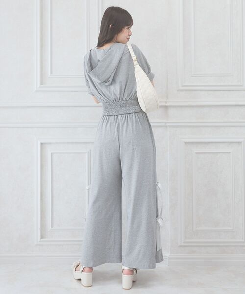 MAJESTIC LEGON（マジェスティックレゴン）の「サイドリボンキラキラロングパンツ（その他パンツ・レディース・グレー/ブラック/ピンクベージュ・MEDIUM）」の13枚目の写真