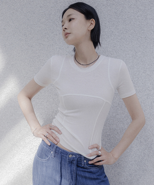 MEMUA(メムア)の「バランスアップラインハーフTシャツ(ブラック)(Tシャツ/カットソー・レディース・ブラック/カーキ/アイボリー・FREE)」の4枚目の写真