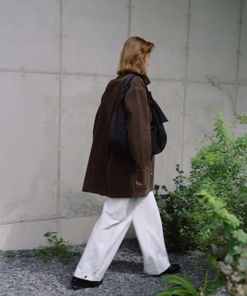OVHEE(オヴェイ)の「エルバ ホーボーバッグ Elva Hobo Bag(ショルダーバッグ・レディース・サンドベージュ/ダークブラウン/ブラック・FREE)」の11枚目の写真