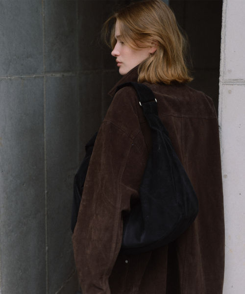 OVHEE(オヴェイ)の「エルバ ホーボーバッグ Elva Hobo Bag(ショルダーバッグ・レディース・サンドベージュ/ダークブラウン/ブラック・FREE)」の13枚目の写真