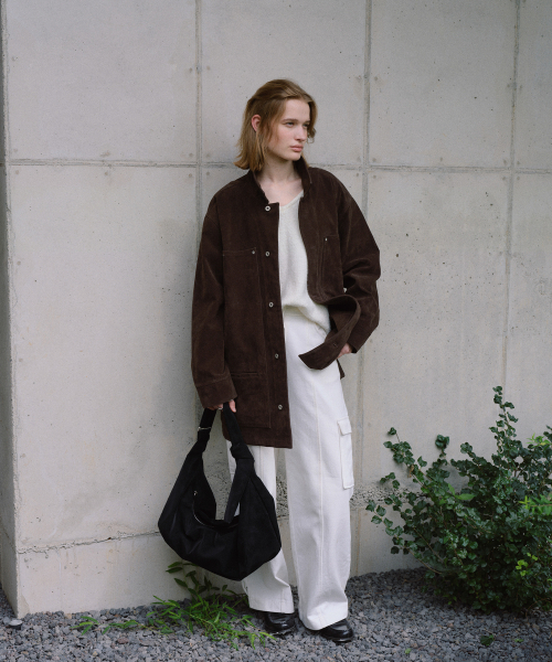 OVHEE(オヴェイ)の「エルバ ホーボーバッグ Elva Hobo Bag(ショルダーバッグ・レディース・サンドベージュ/ダークブラウン/ブラック・FREE)」の14枚目の写真