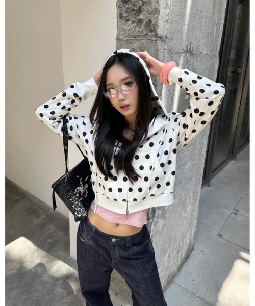 CHEER(チアー)の「【ダブルジップ】ドット柄 ショート丈 ジャージ パーカー フルジップ 水玉柄 クロップド丈 トラックジャケット スポーティー(パーカー・レディース・ホワイト・FREE)」の7枚目の写真