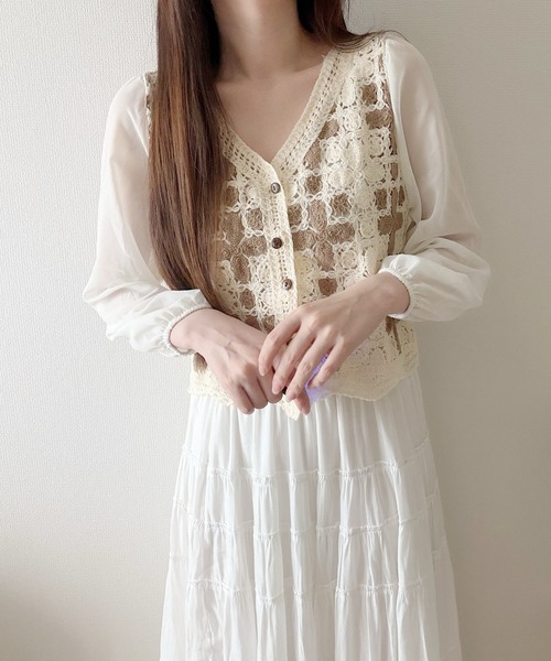 Nana（ナナ）の「透かし編みクロシェ シアースリーブトップス（シャツ/ブラウス・レディース・ブルー/カーキ・FREE）」の13枚目の写真