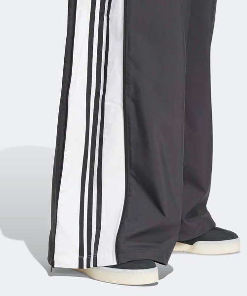 adidas(アディダス)の「Adilenium シーズン 3 ジップ トラックパンツ / アディダスオリジナルス adidas Originals(その他パンツ・レディース・ブラック・XX-LARGE/3XL/LARGE/MEDIUM/SMALL/X-LARGE/X-SMALL)」の4枚目の写真