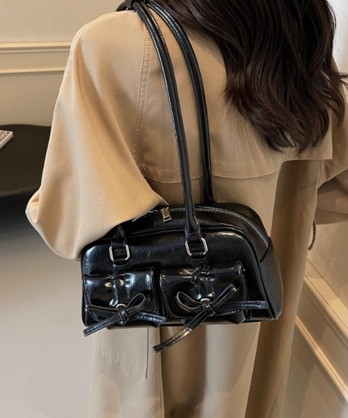 boemy(ボエミー)の「リボンデザイン 2WAYボストンバッグ ダブルポケット(ボストンバッグ・レディース・アイボリー/ピンク/シルバー/ブラウン/バーガンディー/ブラック・FREE)」の3枚目の写真