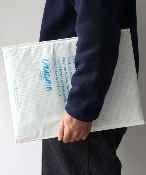 HIGHTIDE（ハイタイド）の「ANAheim アナハイム Laptop Sleeve Stripes 16inch ラップトップスリーブストライプス 16インチ PCケース（PC・タブレットケース・レディース・ブルー/レッド・FREE）」の7枚目の写真