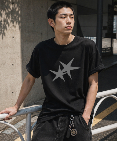 GRAVER ORDINARY（グレイバーオーディナリー）の「[ODNR UNISEX]ツインズスター半袖Tシャツ_BLACK（Tシャツ/カットソー・レディース・ブラック・SMALL/MEDIUM/LARGE）」の3枚目の写真