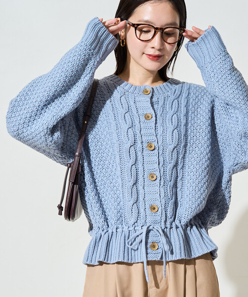 FREAK'S STORE(フリークスストア)の「限定展開 リボン ウエストマーク ケーブルニット カーディガン(ニット/セーター・レディース・サックスブルー/ブラック/ナチュラル・フリ-)」の3枚目の写真