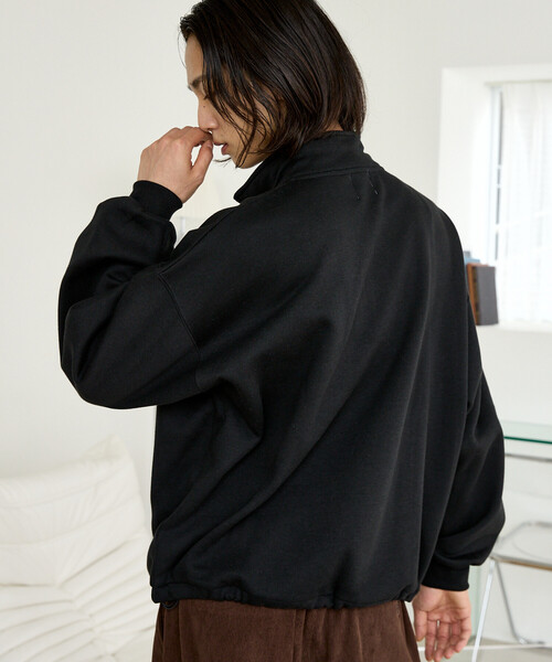 MARY QUANT(マリークワント)の「MARY QUANT × PUBLUX/マリークワント <ユニセックス>別注 裏起毛 配色 ハーフジップ ロゴ スウェット 限定展開(スウェット・メンズ・ブラック/チャコールグレー/ライトグレー・SMALL/MEDIUM/LARGE)」の5枚目の写真