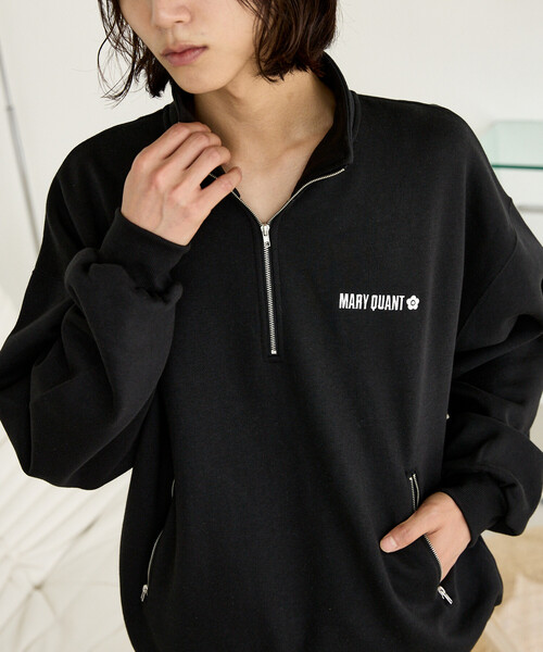 MARY QUANT(マリークワント)の「MARY QUANT × PUBLUX/マリークワント <ユニセックス>別注 裏起毛 配色 ハーフジップ ロゴ スウェット 限定展開(スウェット・メンズ・ブラック/チャコールグレー/ライトグレー・SMALL/MEDIUM/LARGE)」の9枚目の写真