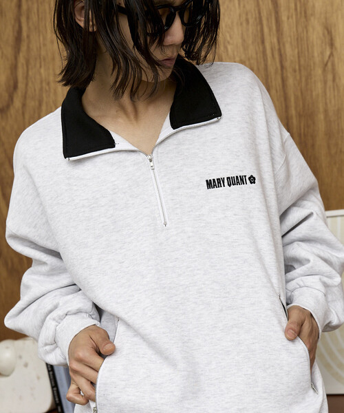 MARY QUANT(マリークワント)の「MARY QUANT × PUBLUX/マリークワント <ユニセックス>別注 裏起毛 配色 ハーフジップ ロゴ スウェット 限定展開(スウェット・メンズ・ブラック/チャコールグレー/ライトグレー・SMALL/MEDIUM/LARGE)」の11枚目の写真