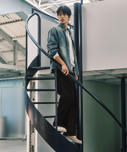 MINDBRIDGE（マインドブリッジ）の「コットン100% カーブドワイド デイリーデニムパンツ - 3カラー（デニムパンツ・メンズ・ブラウン/ブラック/ベージュ・29/30/32/34/36）」の15枚目の写真
