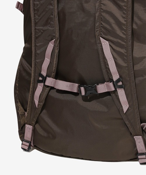 COVERNAT(カバーナット)の「LIGHTWEIGHT BACKPACK(バックパック/リュック・メンズ・ブラック/ブラウン・FREE)」の11枚目の写真