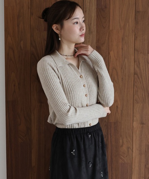 J by blue（ジェイバイブルー）の「スキッパーリブカーディガン（カーディガン/ボレロ・レディース・アイボリー/ベージュ/グレー・MEDIUM）」の7枚目の写真