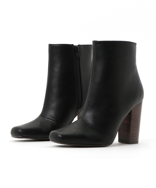 Ungrid（アングリッド）の「スクエアショートブーツ（ブーツ・レディース・ブラック/マルチ/ブラウン・S/M/L）」の2枚目の写真