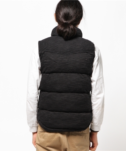 VENCEEXCHANGE（ヴァンスエクスチェンジ）の「リバーシブル中綿ベスト              （ダウンベスト・メンズ・ブラック/グレー・MEDIUM/LARGE）」の4枚目の写真