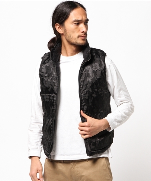 VENCEEXCHANGE（ヴァンスエクスチェンジ）の「リバーシブル中綿ベスト              （ダウンベスト・メンズ・ブラック/グレー・MEDIUM/LARGE）」の9枚目の写真