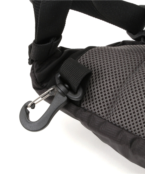 Columbia（コロンビア）の「キャッスルロックヒップバッグ（ボディバッグ/ウエストポーチ・メンズ・グリーン/レッド/ブラック/ネイビー/ダークベージュ/ブルー・ONE SIZE）」の13枚目の写真