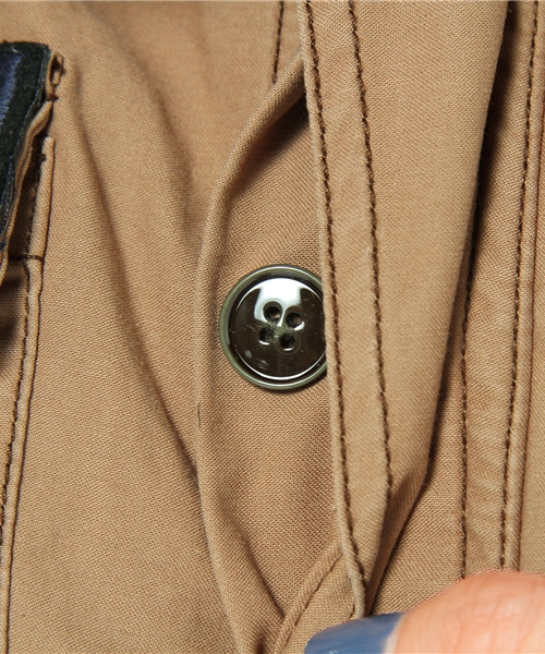 DISCOAT(ディスコート)の「ビジューテープ付ミリタリーコート(ミリタリージャケット・レディース・キャメル/カーキ・フリ-)」の9枚目の写真