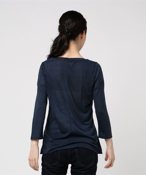 three dots(スリードッツ)の「テンセル ボートネック 七分袖(Tシャツ/カットソー・レディース・ネイビー/グレイッシュベージュ/ホワイト・MEDIUM/SMALL)」の5枚目の写真