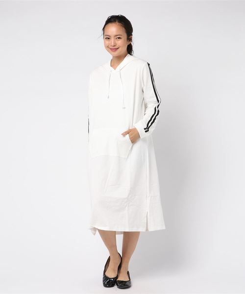 SPIGA(スピーガ)の「袖ラインパーカーワンピ(ワンピース・レディース・ホワイト/ブラック/グレー・FREE)」の9枚目の写真