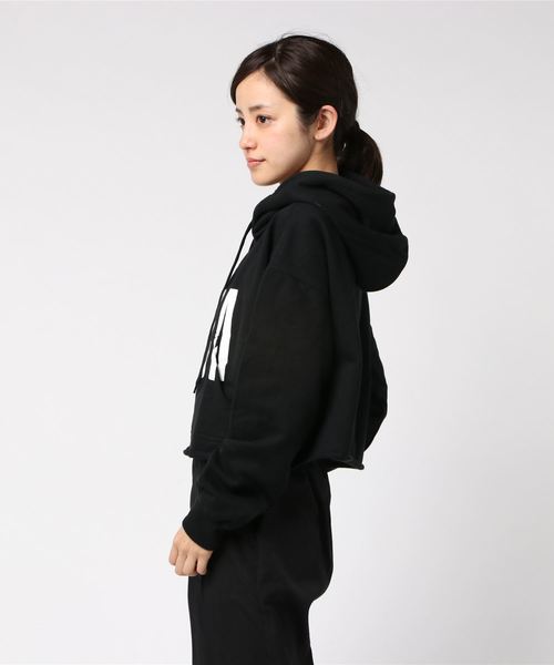 RVCA(ルーカ)の「【RVCA/ルーカ】FRESHMAN PULLOVER カットオフロゴプリントプルオーバーパーカー(パーカー・レディース・ホワイト/ブラック/杢グレー・SMALL/X-SMALL)」の4枚目の写真