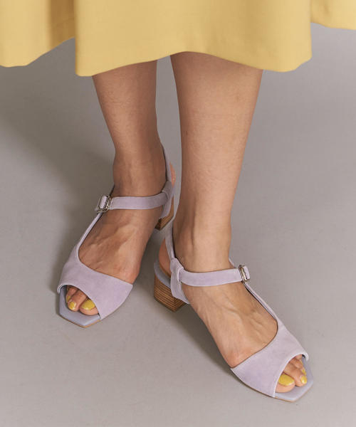 BEAUTY&YOUTH UNITED ARROWS(ビューティーアンドユースユナイテッドアローズ)の「BY スエードカーブストラップサンダル о(サンダル・レディース・ライトグレー/ブラック・37h/37/35h/36h/36)」の1枚目の写真