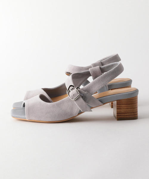 BEAUTY&YOUTH UNITED ARROWS(ビューティーアンドユースユナイテッドアローズ)の「BY スエードカーブストラップサンダル о(サンダル・レディース・ライトグレー/ブラック・37h/37/35h/36h/36)」の5枚目の写真