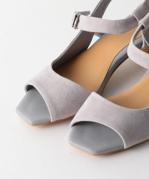 BEAUTY&YOUTH UNITED ARROWS(ビューティーアンドユースユナイテッドアローズ)の「BY スエードカーブストラップサンダル о(サンダル・レディース・ライトグレー/ブラック・37h/37/35h/36h/36)」の8枚目の写真