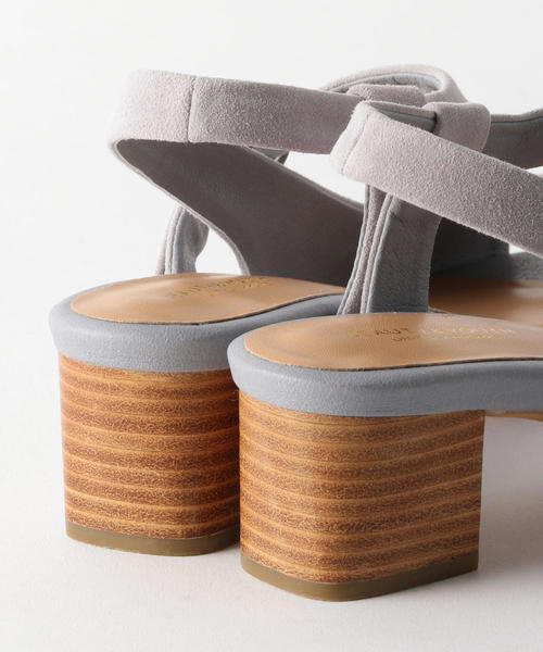 BEAUTY&YOUTH UNITED ARROWS(ビューティーアンドユースユナイテッドアローズ)の「BY スエードカーブストラップサンダル о(サンダル・レディース・ライトグレー/ブラック・37h/37/35h/36h/36)」の9枚目の写真