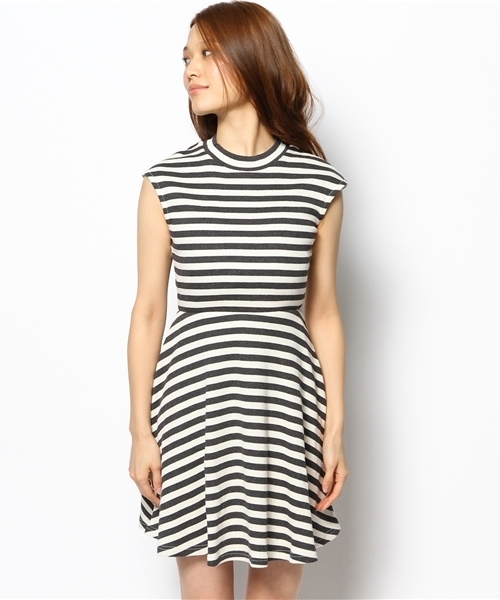 Ray BEAMS(レイビームス)の「Ray BEAMS / ボーダーノースリーブ フレアーワンピース(ワンピース・レディース・チャコールグレー/ワイン/グリーン系その他・0/1)」の4枚目の写真