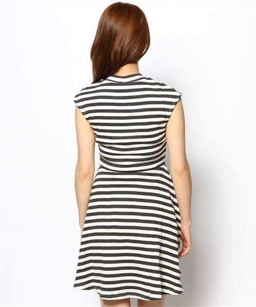 Ray BEAMS(レイビームス)の「Ray BEAMS / ボーダーノースリーブ フレアーワンピース(ワンピース・レディース・チャコールグレー/ワイン/グリーン系その他・0/1)」の6枚目の写真