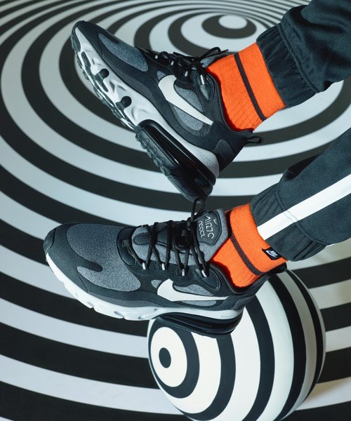 NIKE(ナイキ)の「ナイキ エア マックス 270 リアクト メンズシューズ / NIKE AIR MAX 270 REACT(スニーカー)」|ブラック