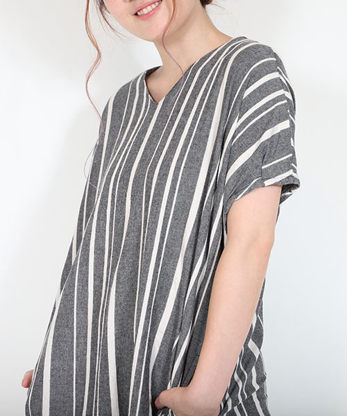 MashuKashu（マシュカシュ）の「Vネックチュニック（ワンピース・レディース・ブラック/ネイビー/グレー・フリー）」の15枚目の写真